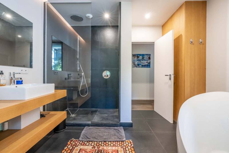 Bathroom available for rent for professional photography shooting in Paris, FRANCE