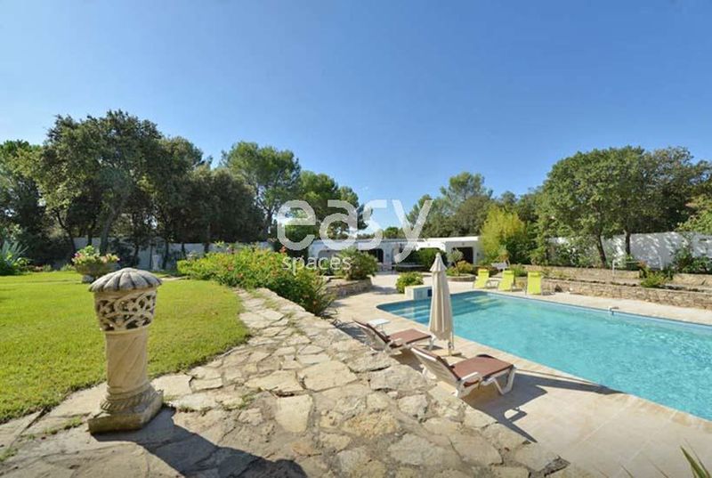 luxury venue agency specializing in exclusive locations for professional photo shoots and cinematic productions