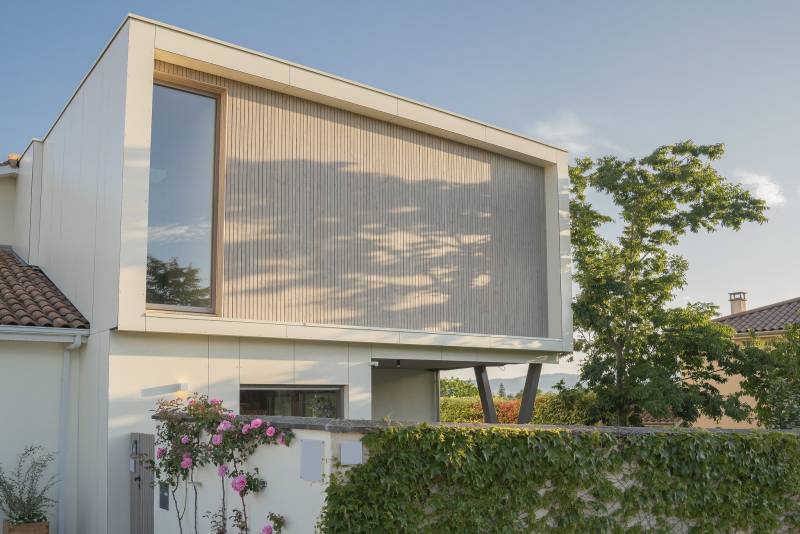 Renting a Contemporary Villa in France for a Photoshoot in Lyon and Its Surroundings