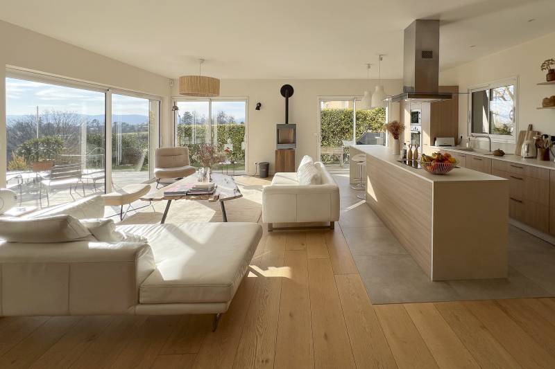 Rent a fully equipped professional kitchen space specifically designed for culinary filming purposes in Lyon, FRANCE