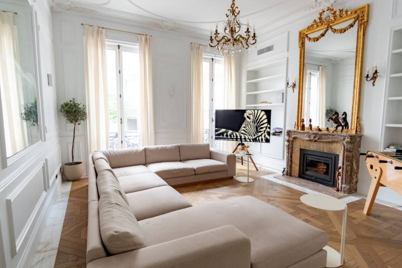 Haussmann-style apartment available for rent for filming purposes in Paris, FRANCE