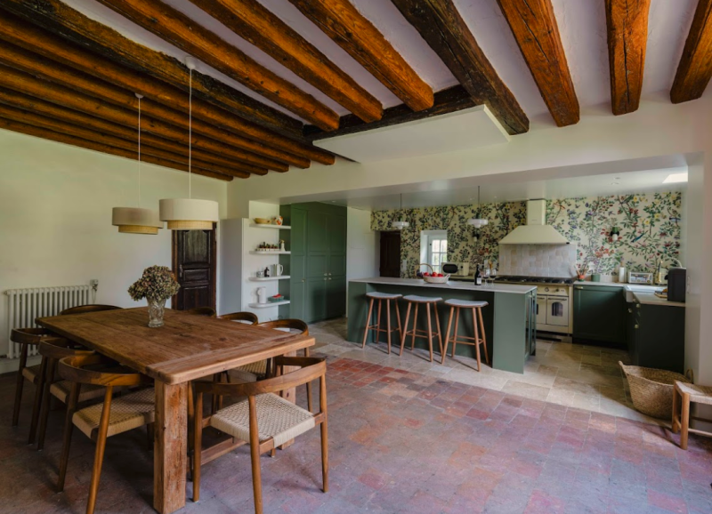 Country house rental for photo production