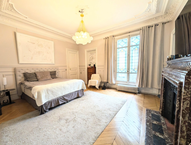 rent an apartment in the center of Paris