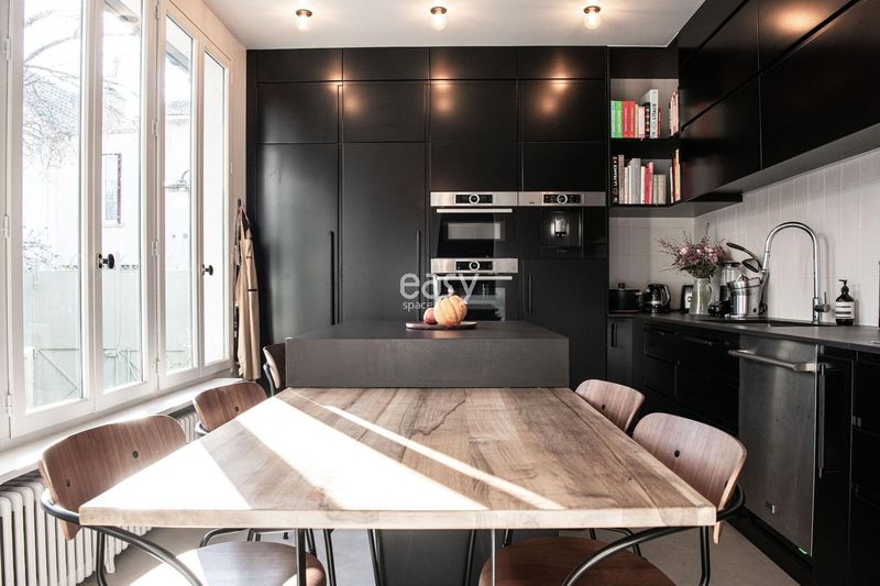 villa available for rent in France for photography or video shooting in Paris area