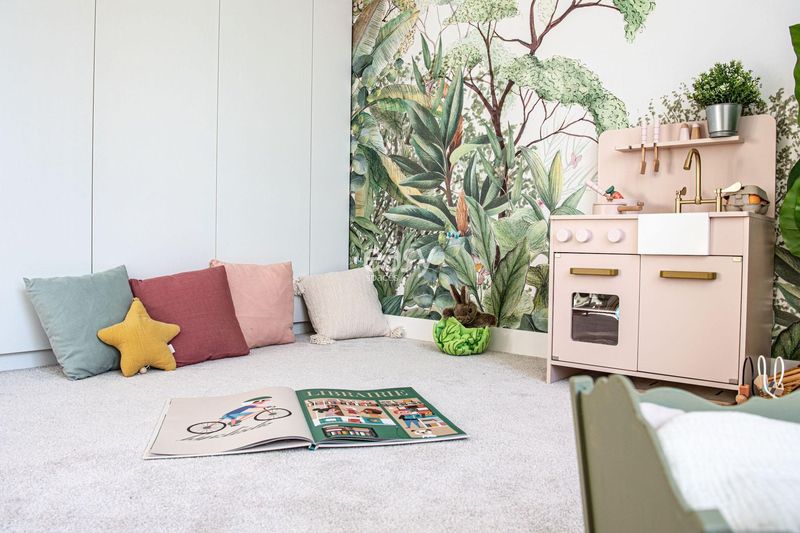 Location for a children’s photo shoot session in the city of Paris, France