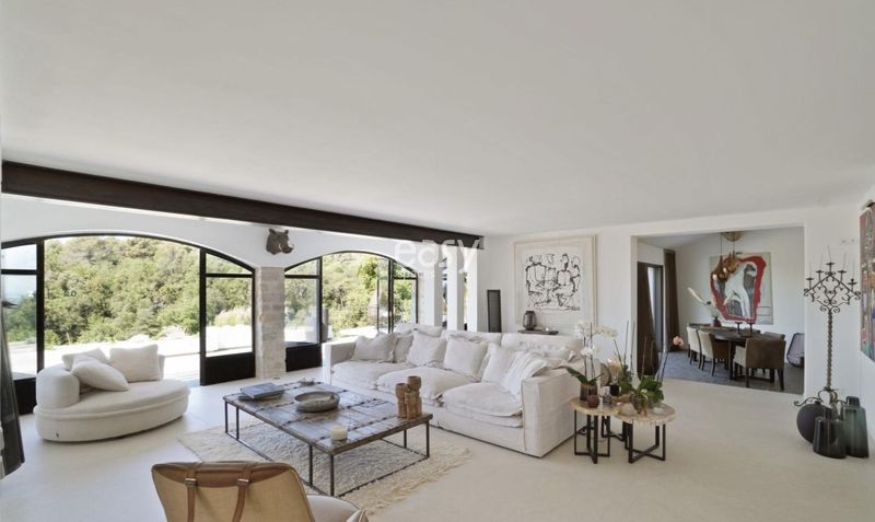 Villa available for rent for filming purposes on the beautiful French Côte d'Azur coast