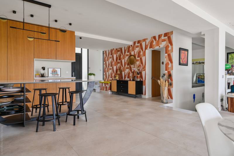 Beautiful house available for rent in Marseille, FRANCE, perfect for professional photo shootings and creative projects