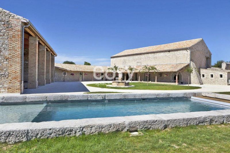 rent a peaceful and idyllic rustic setting for taking beautiful photos