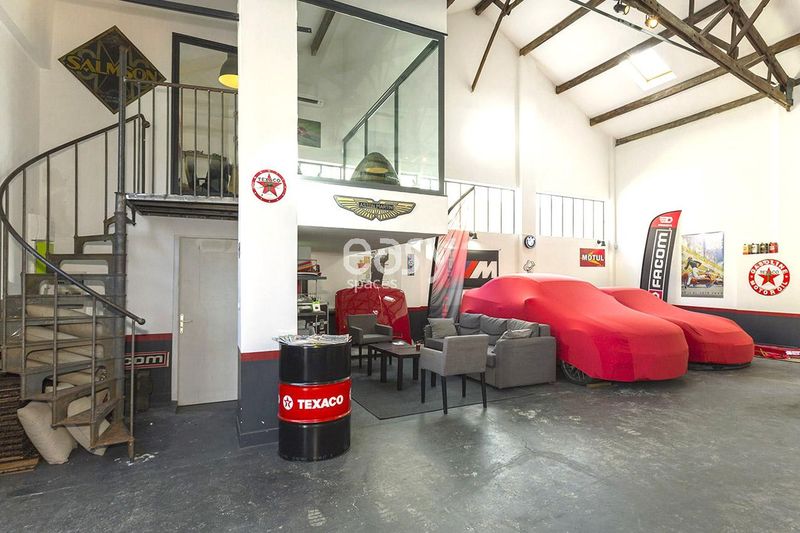 find a suitable and convenient location for the launch of vehicles in Avignon