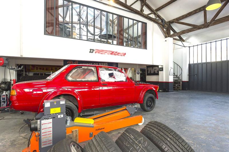 a unique and unusual event venue located in Avignon