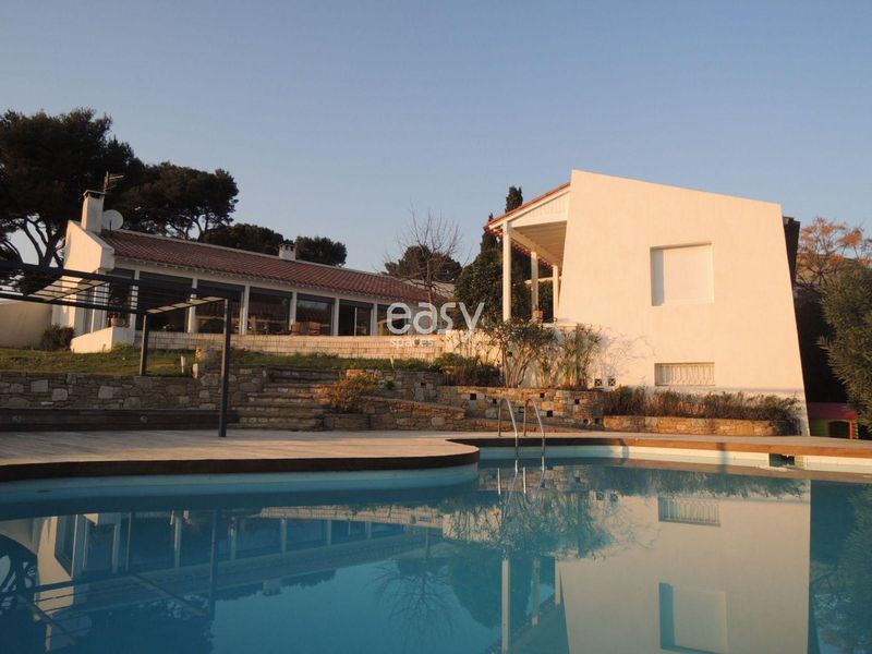 Where to Find Film Sets and Movie Decorations in the Marseille and Provence-Alpes-Côte d'Azur Region