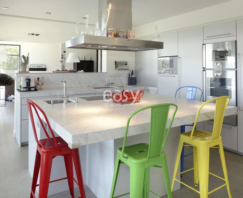 Villa available for rent with breathtaking panoramic views perfectly suited for professional photo shoots in Toulouse