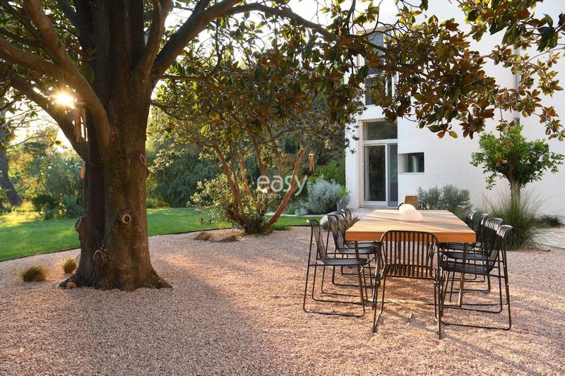 Private villa in FRANCE available for professional photo and video shooting sessions