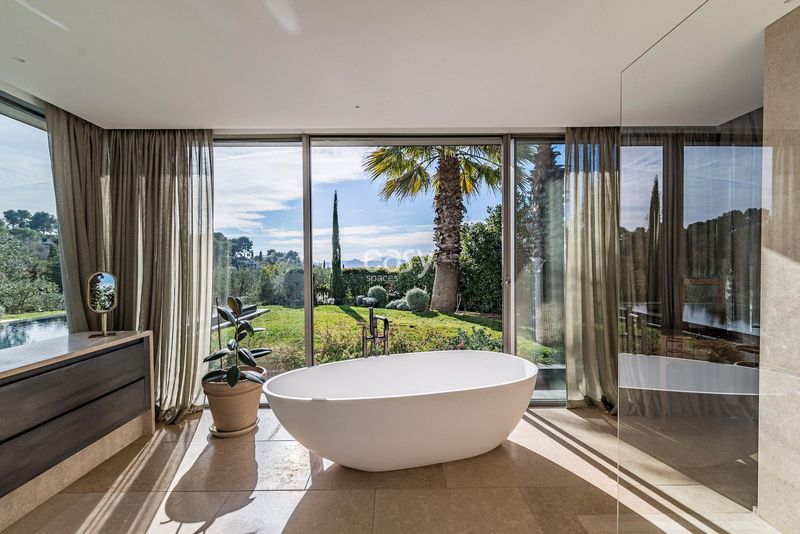 location of a photo shoot in the Alpes-Maritimes region of France, known for its picturesque landscapes and stunning mountain views