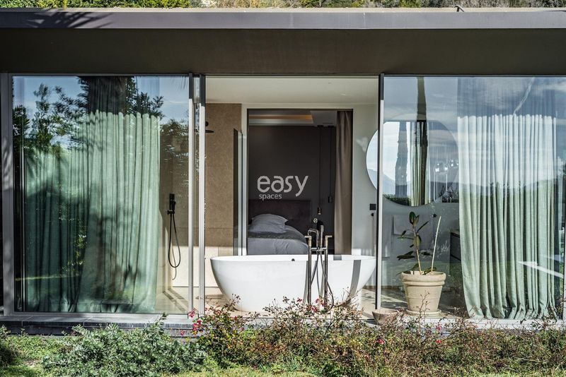 private villa available for professional photo shooting sessions in Cannes, France