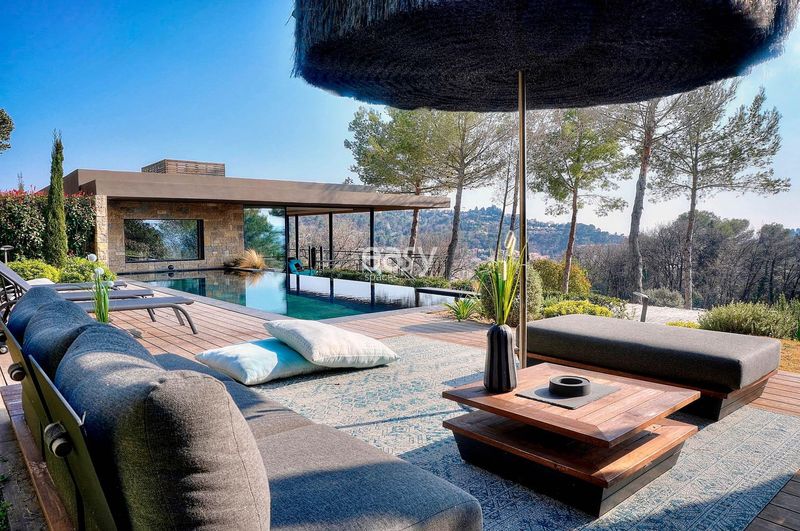 cinematic film sets and shooting locations in the southern region of France