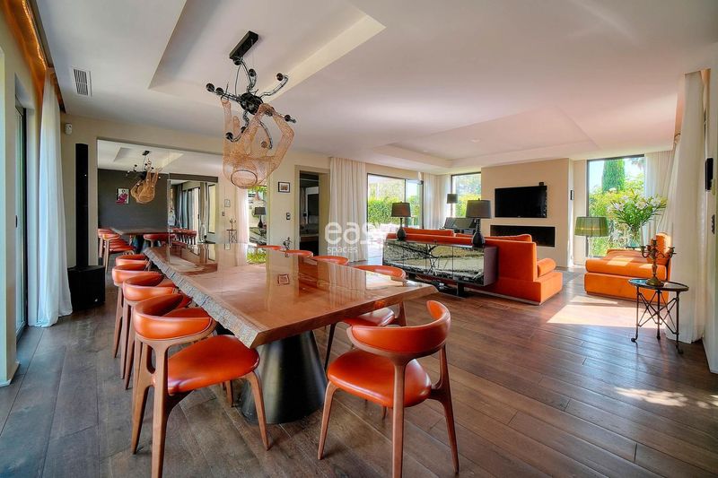 rental of filming locations in Nice, France for professional film productions and shoots