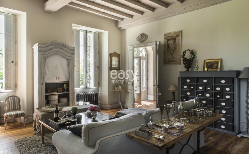 suggest a suitable and appropriate location for filming or shooting