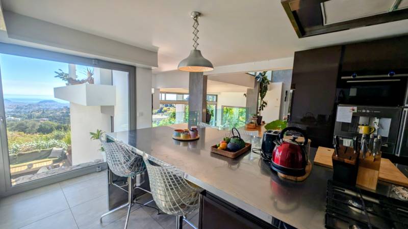 villa rental for professional photo and video shooting in FRANCE with exceptional amenities and scenic surroundings