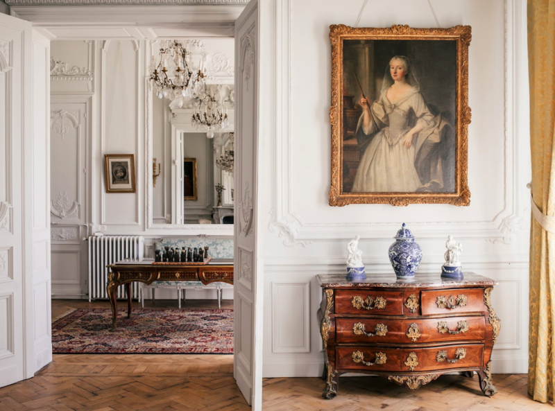 Detailed and authentic filming set decoration specifically designed for shooting in Toulouse, FRANCE