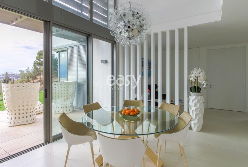 Luxury venue rental for professional and artistic photo shoots on the stunning French Riviera coast