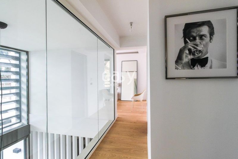 Interior of a spacious and stylish Californian-style house perfectly suited for a professional photo shoot located in Nice 06