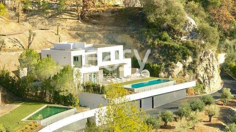 Villa rental with swimming pool available for filming purposes in Nice 06