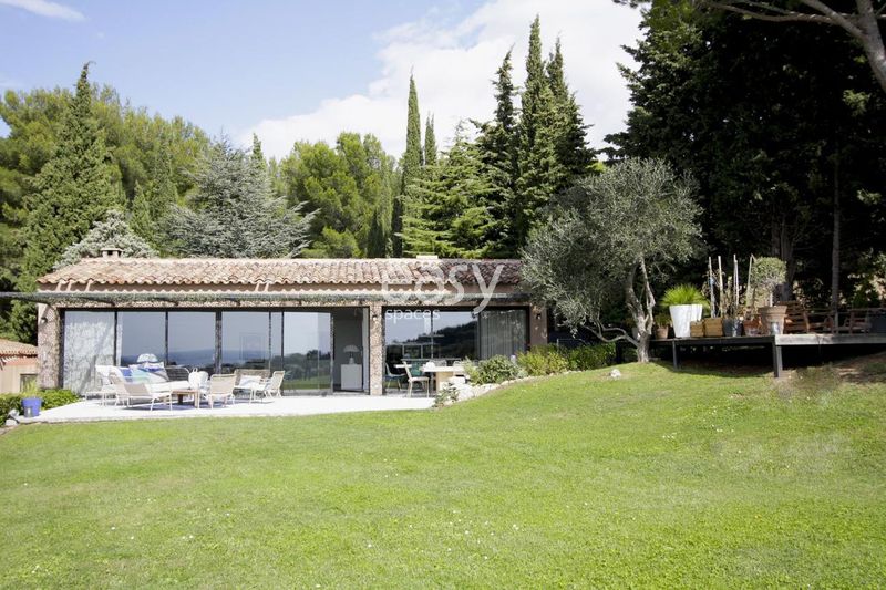 rent a location with a perfect setting ideal for photo and film production in the PACA region