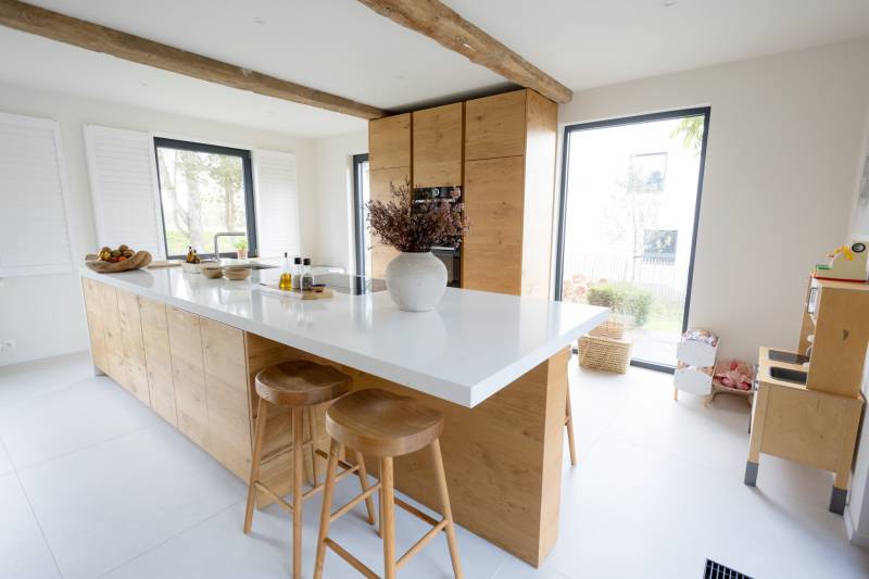 filming location set in the city of Brussels, Belgium