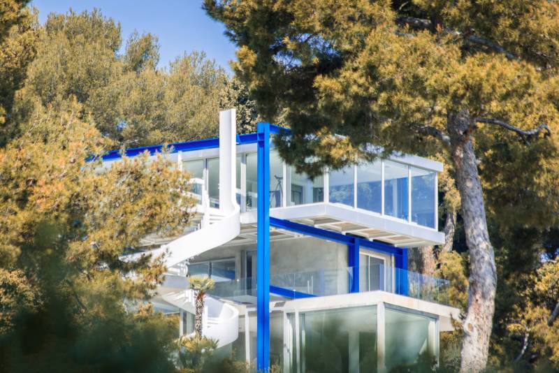 Contemporary house available for rent in FRANCE for professional photo and video shooting sessions in Cannes