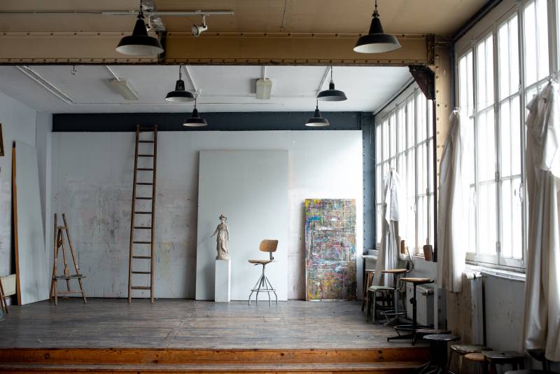 renting an artist's studio space specifically for photo production work in Paris, FRANCE