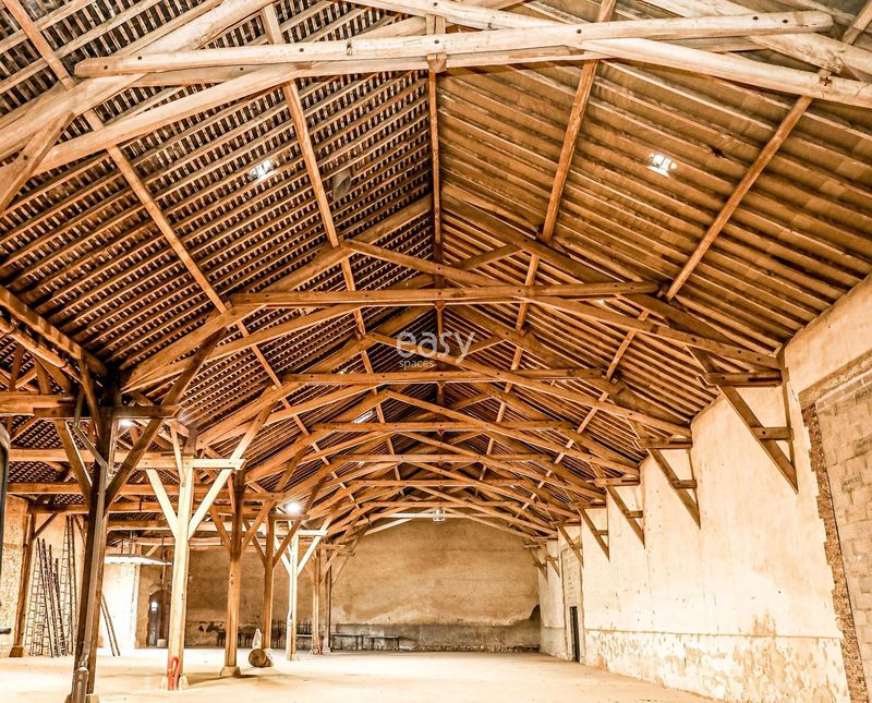 location of photoshoot warehouses in Paris, FRANCE for creative projects and productions
