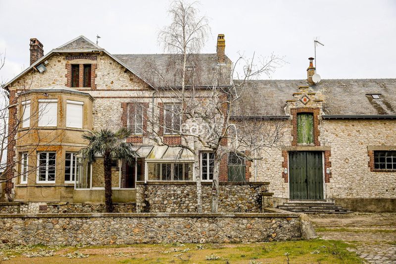 event venue warehouses located in Paris France, an ideal location for various gatherings and functions