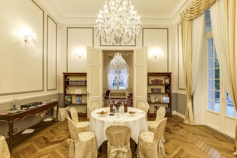 castle available for rent specifically designed and perfectly suited for filming purposes located in Paris