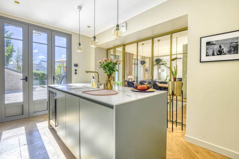 Location of filming site available for rent in Nantes, FRANCE