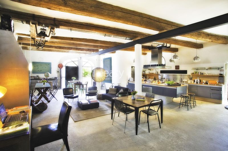 unusual and unique event venue located in the historic city of Avignon