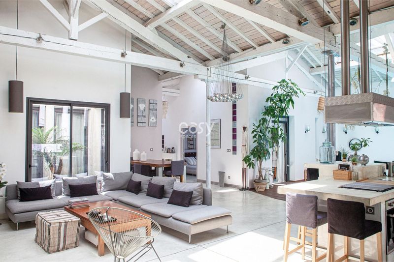 Rental of houses and lofts equipped with swimming pools for photo and film productions in Toulouse, France