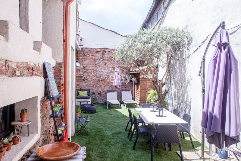 Films and photographs locations rental services available in the southwest region of France near Toulouse