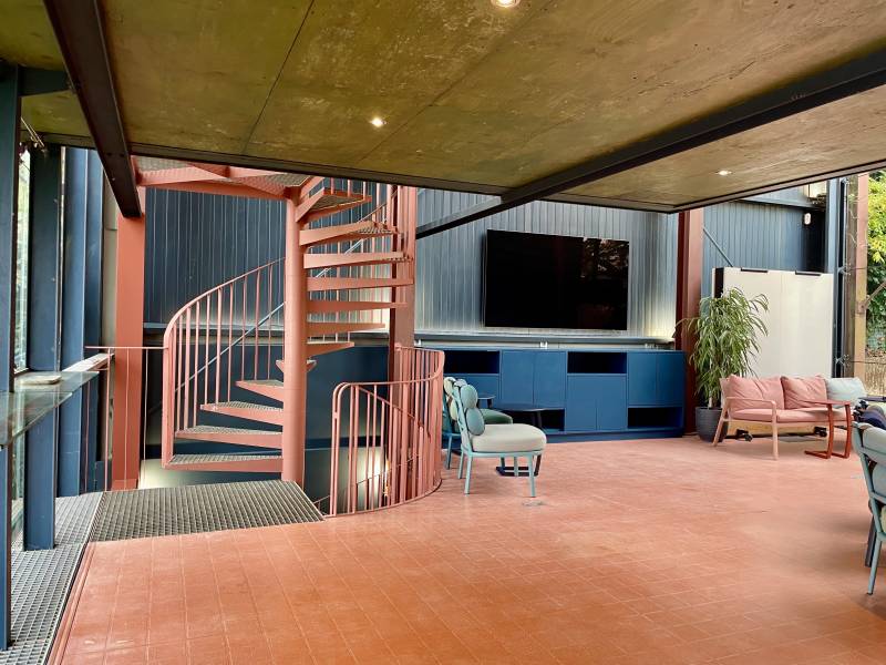 atypical and unique space available for rent for film shooting in Paris, FRANCE