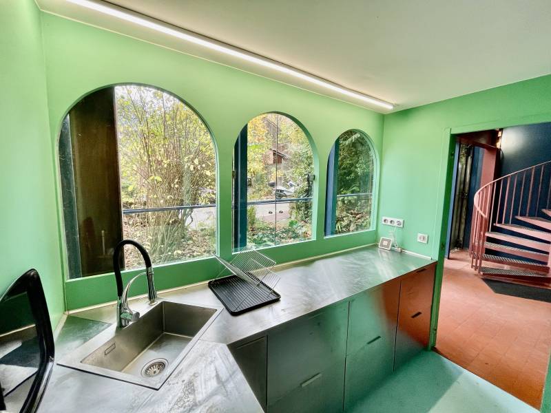 Location of a photo shoot during the 1970s decade in the city of Paris, FRANCE