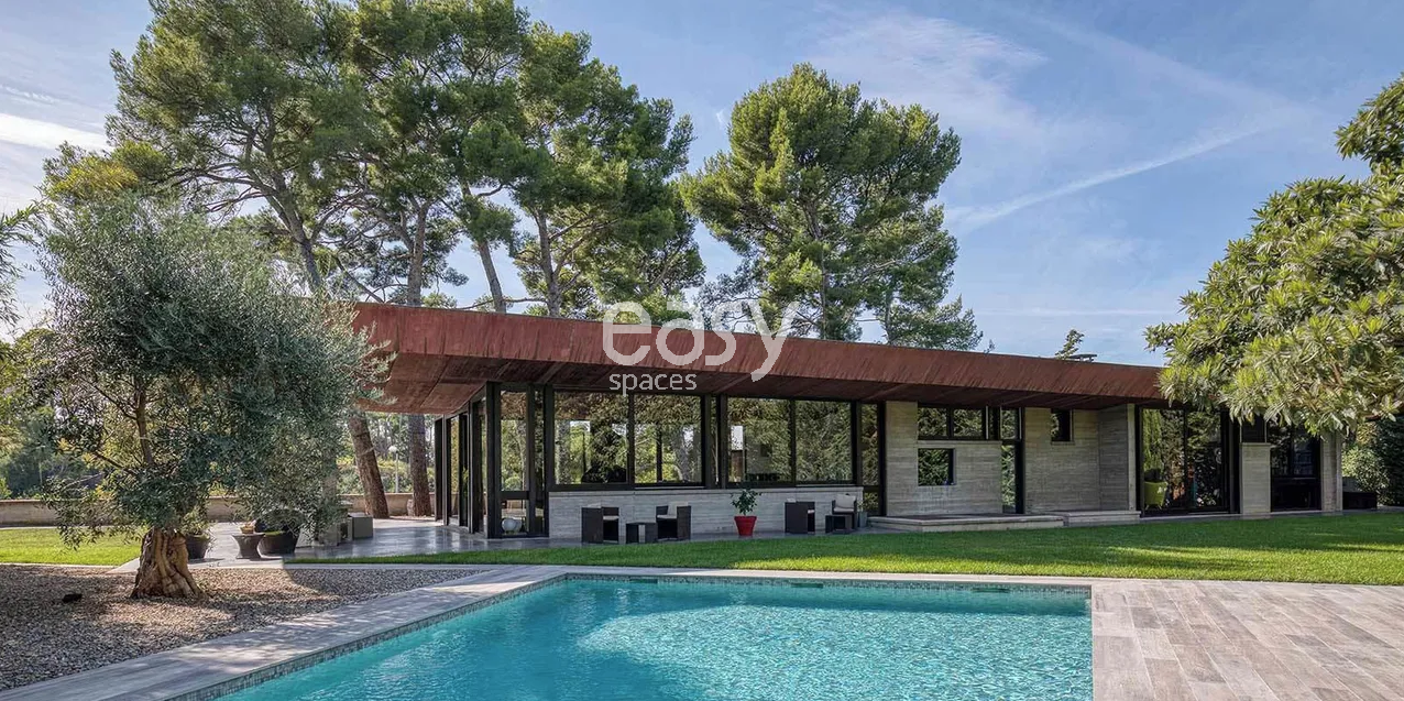 unique and unconventional space available for filming in Marseille, FRANCE