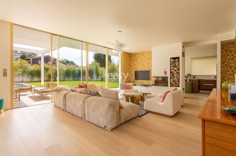 Location for a photo shoot in the Médoc region of FRANCE, known for its beautiful landscapes and vineyards