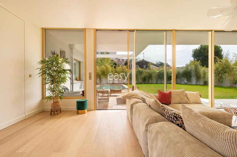 Filming location in the Gironde region of France renowned for its picturesque scenery