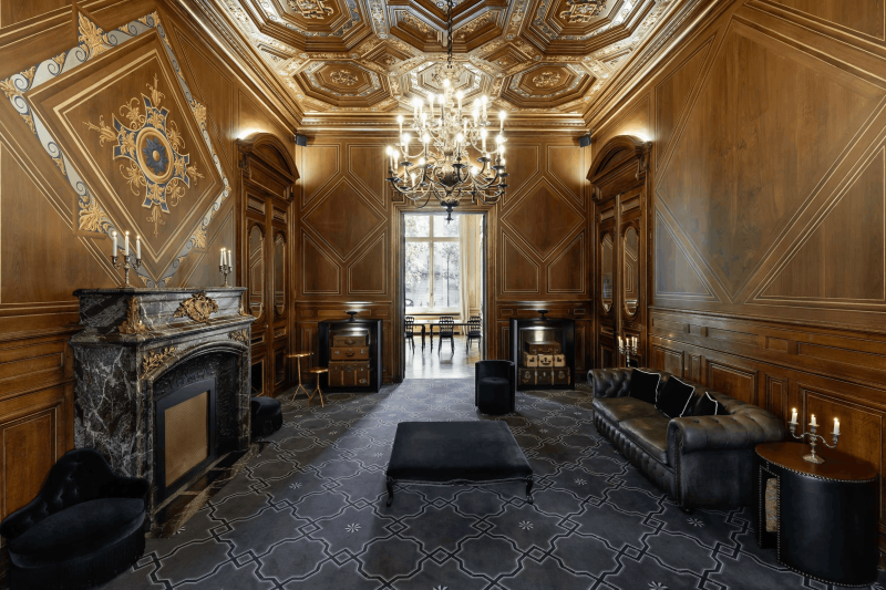 Rent an Unconventional Parisian Gallery Space Ideal for an Exclusive Paris Photoshoot Experience in FRANCE