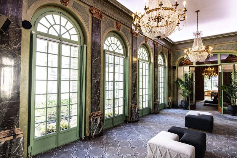 France rental agency specializing in unique filming locations across Paris for cinematic productions