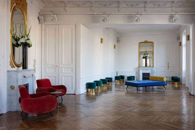 rent a high-end premium event space in Paris, France for exclusive occasions and professional gatherings