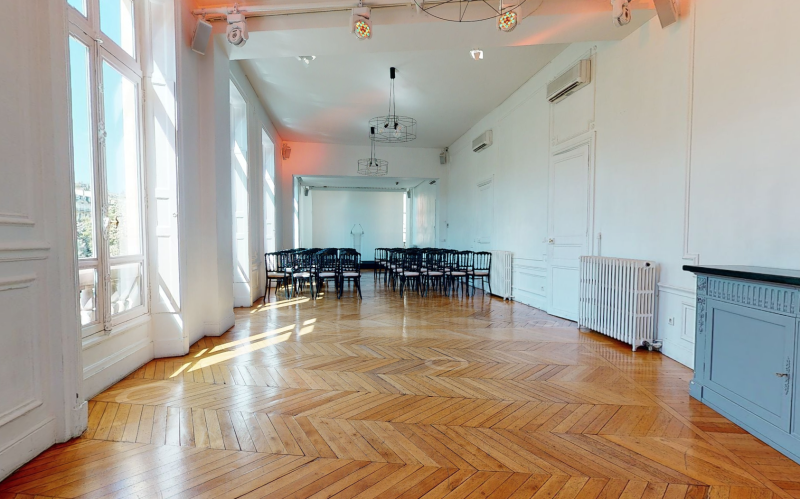 Rent a Haussmann-style location in Paris specifically for professional photoshoots in France