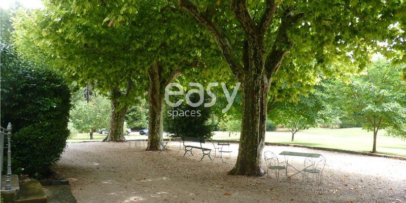 Location of a Venue Particularly Suitable for Fashion Photoshoots in the Provence-Alpes-Côte d'Azur Region near Marseille, France