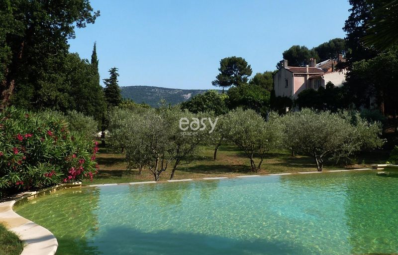 location scouting agency specializing in locations and settings for photos in Marseille