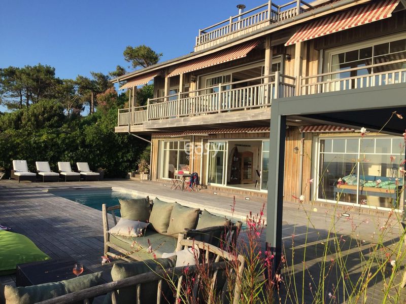 Typical Arcachon villa perfectly suited for a professional photo shoot in FRANCE